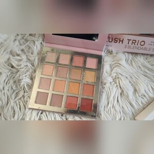 Ellen Tracy Truth or Bare Eyeshadow Palette NEW